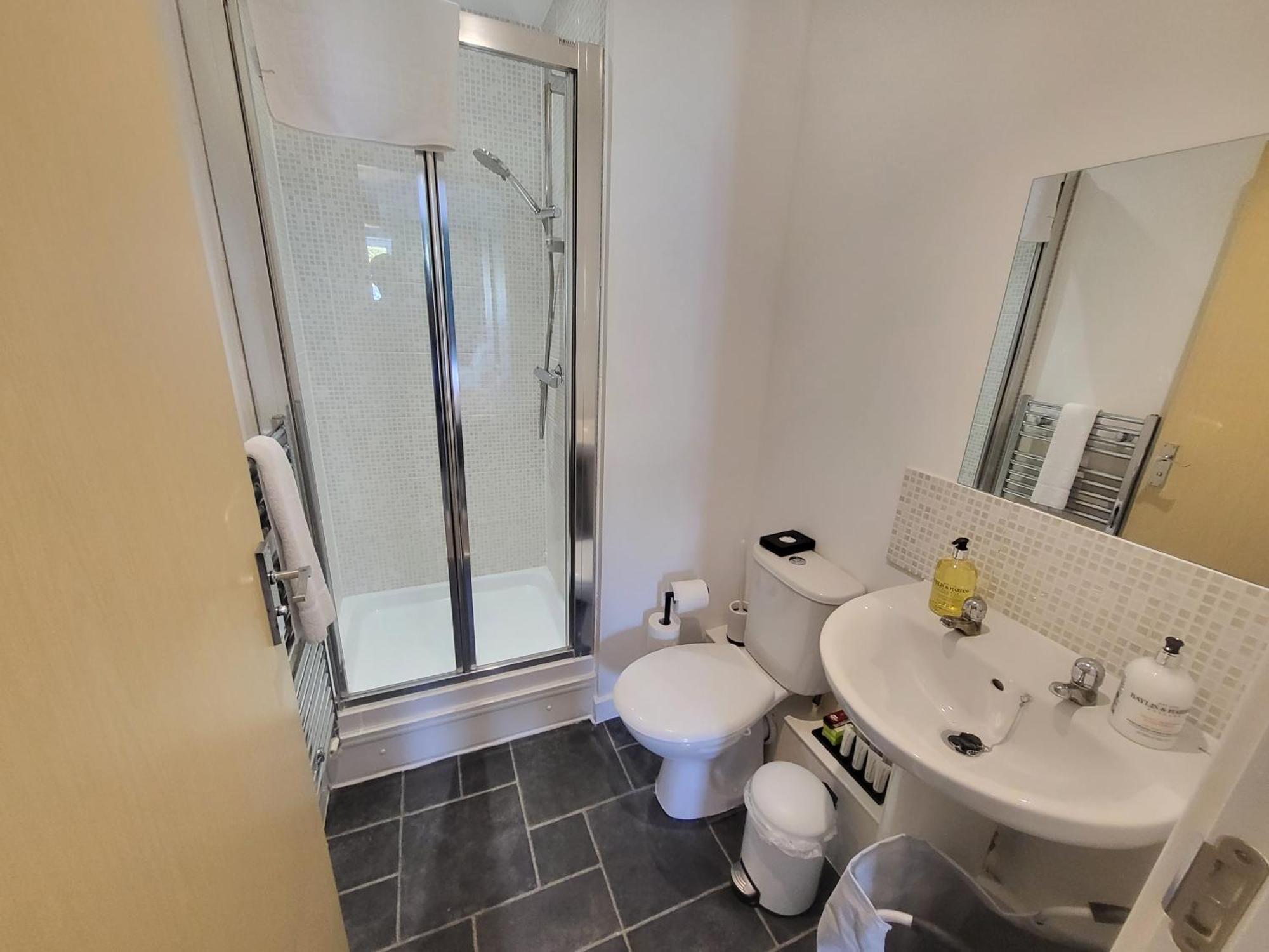 Garland Central City Apartment London 2 ภายนอก รูปภาพ