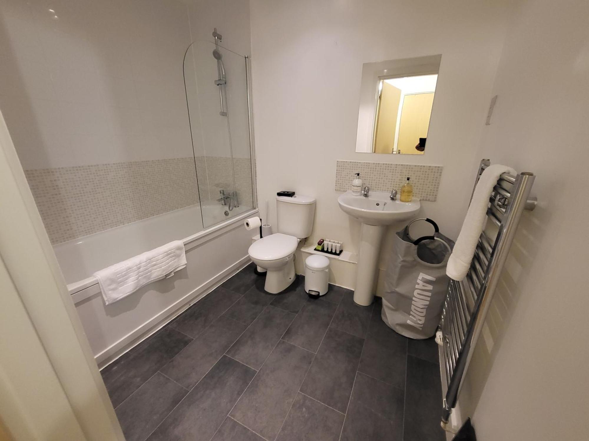 Garland Central City Apartment London 2 ภายนอก รูปภาพ